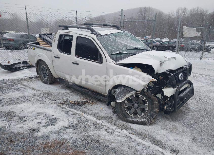 2017 Nissan Frontier PRO-4X (VIN 1N6DD0EV6HN776526) main photo
