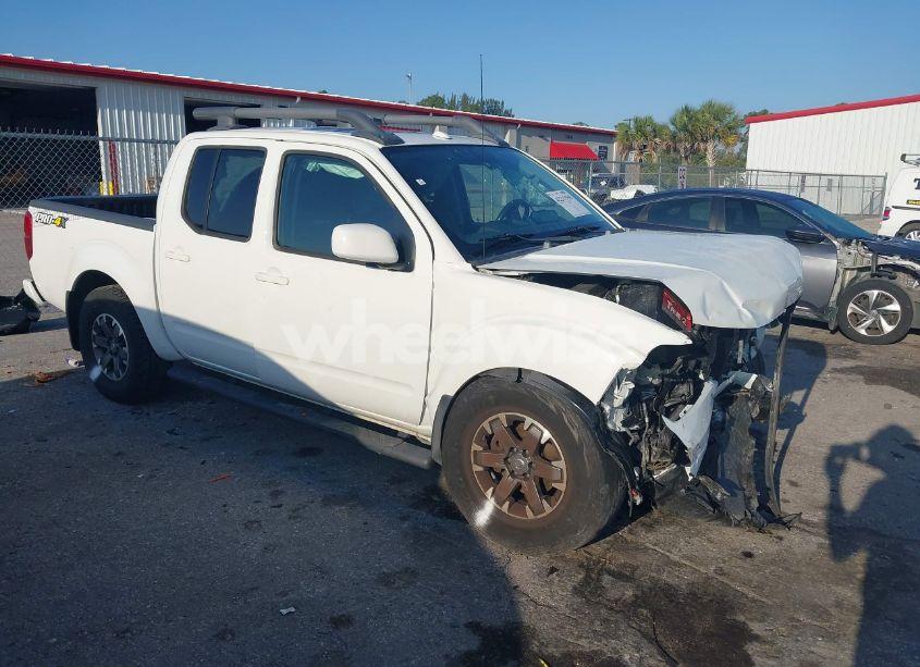2017 Nissan Frontier PRO-4X (VIN 1N6DD0EV8HN713900) main photo