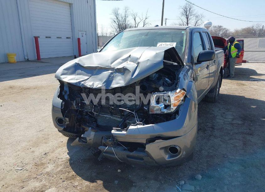 Photo 2 of 2018 Nissan Frontier SV (VIN 1N6DD0EVXJN757449)