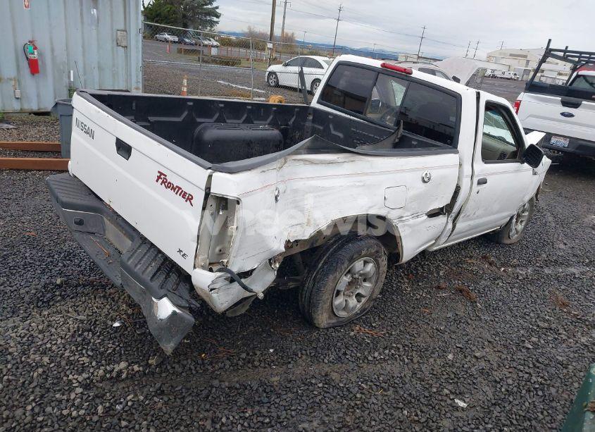Photo 4 of 1999 Nissan Frontier XE (VIN 1N6DD21S0XC304100)