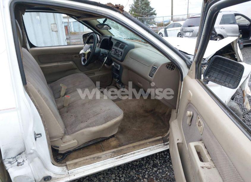 Photo 5 of 1999 Nissan Frontier XE (VIN 1N6DD21S0XC304100)