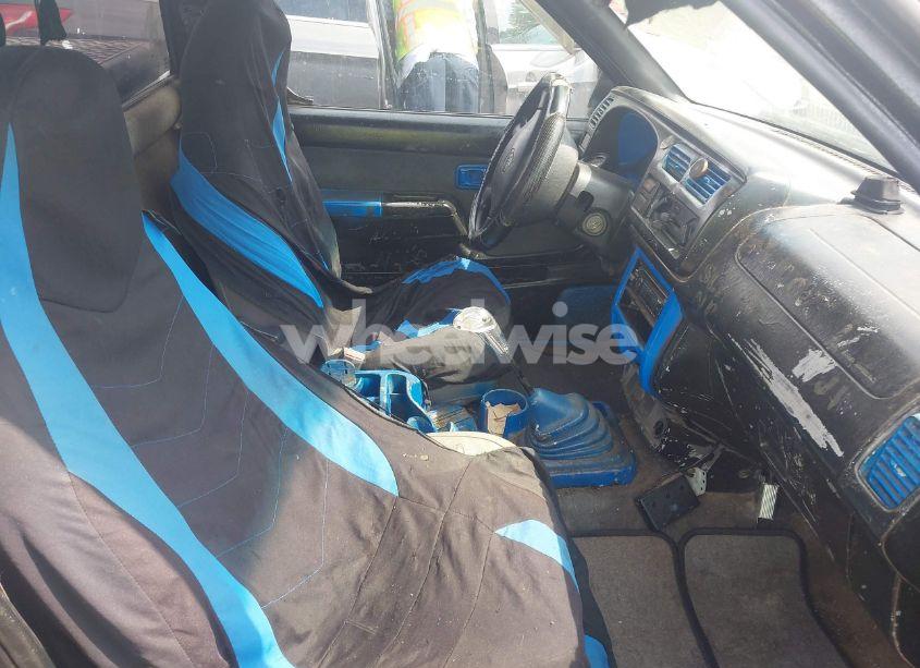 Photo 5 of 1998 Nissan Frontier STANDARD/XE (VIN 1N6DD21S1WC374512)