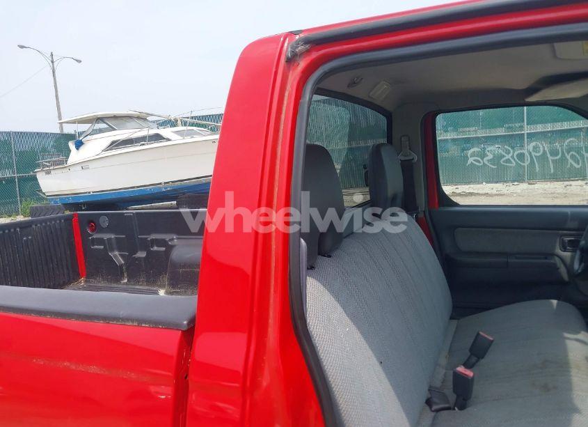 Photo 8 of 2001 Nissan Frontier XE (VIN 1N6DD21S31C342086)