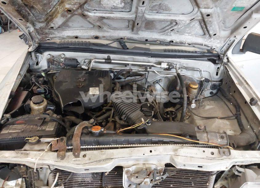 Photo 10 of 2000 Nissan Frontier XE (VIN 1N6DD21S3YC436186)