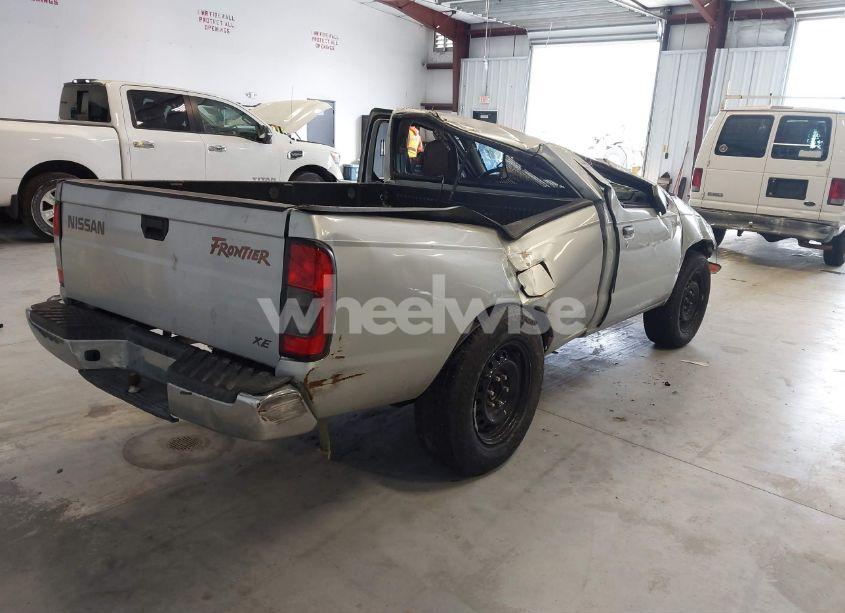 Photo 4 of 2000 Nissan Frontier XE (VIN 1N6DD21S3YC436186)