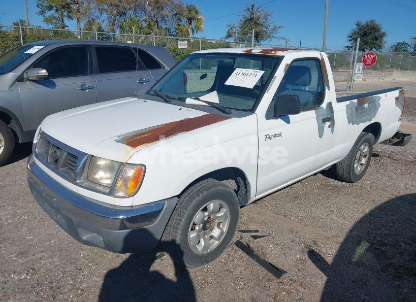 Photo 2 of 1999 Nissan Frontier XE (VIN 1N6DD21S7XC301033)