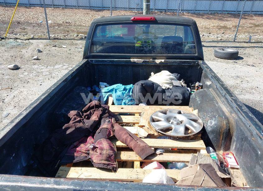 Photo 8 of 2001 Nissan Frontier XE (VIN 1N6DD21S91C366506)