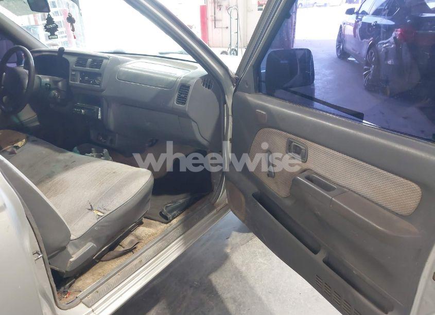 Photo 5 of 1998 Nissan Frontier STANDARD/XE (VIN 1N6DD21S9WC331083)