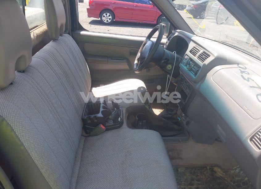 Photo 5 of 1998 Nissan Frontier XE (VIN 1N6DD21Y3WC354220)