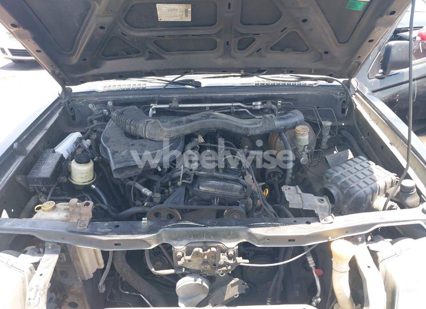 Photo 10 of 2001 Nissan Frontier XE (VIN 1N6DD26S01C356827)