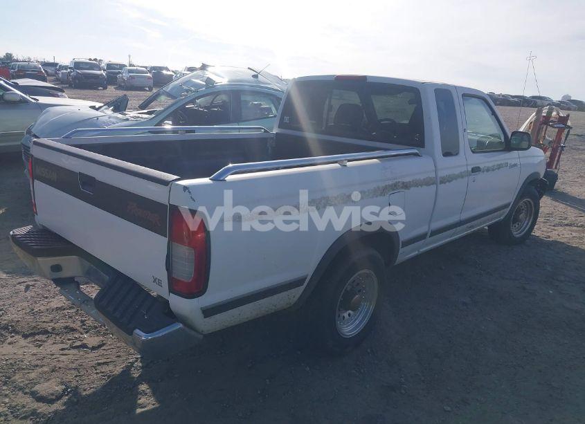 Photo 4 of 1998 Nissan Frontier SE/XE (VIN 1N6DD26S0WC364868)