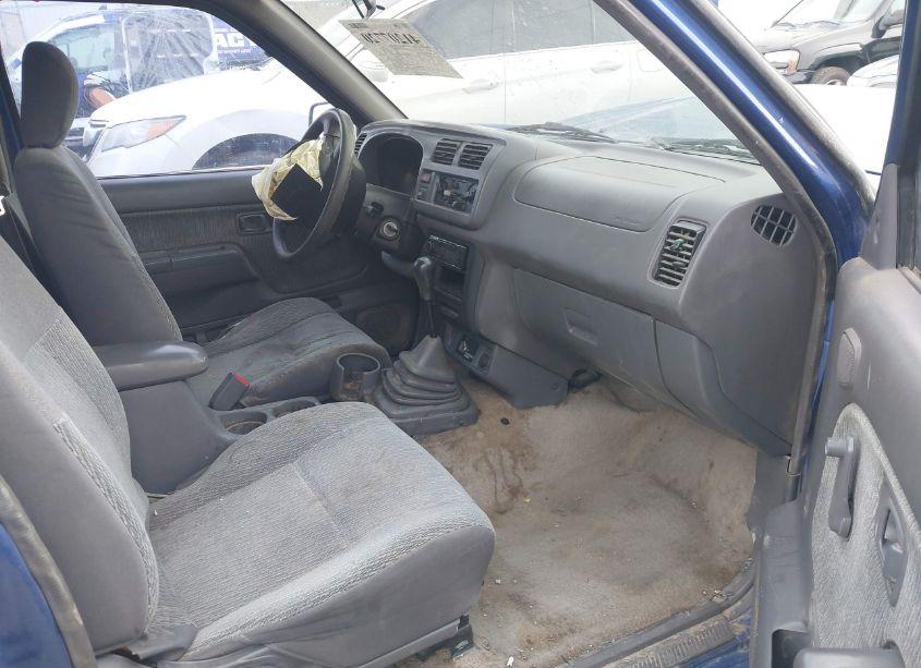 Photo 5 of 1998 Nissan Frontier SE/XE (VIN 1N6DD26S0WC377541)