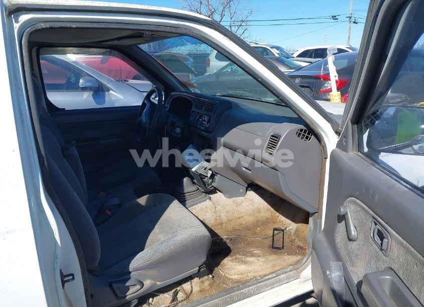 Photo 5 of 1999 Nissan Frontier 2WD SE/XE (VIN 1N6DD26S0XC325585)