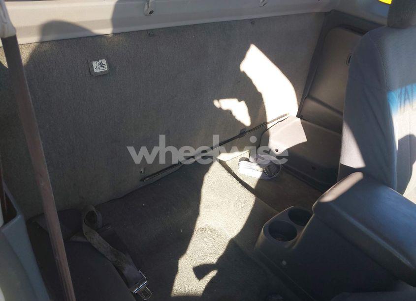 Photo 8 of 2001 Nissan Frontier XE (VIN 1N6DD26S11C311072)