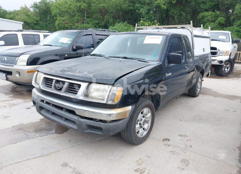 Photo 2 of 1998 Nissan Frontier (VIN 1N6DD26S1WC303075)