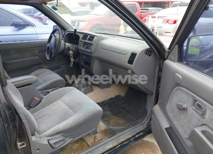 Photo 5 of 1998 Nissan Frontier (VIN 1N6DD26S1WC303075)