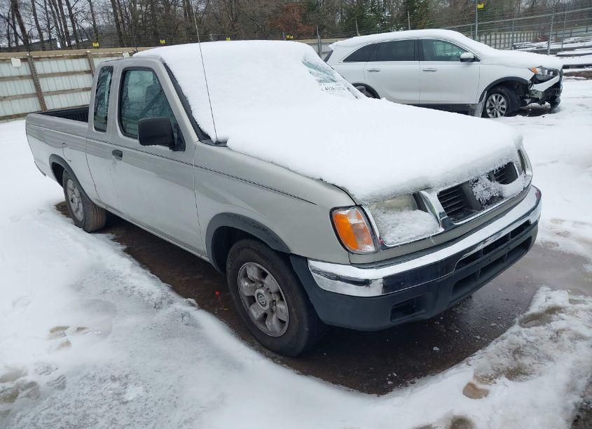 1998 Nissan Frontier SE/XE (VIN 1N6DD26S1WC379010) main photo