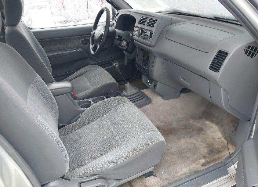 Photo 5 of 1998 Nissan Frontier SE/XE (VIN 1N6DD26S1WC379010)