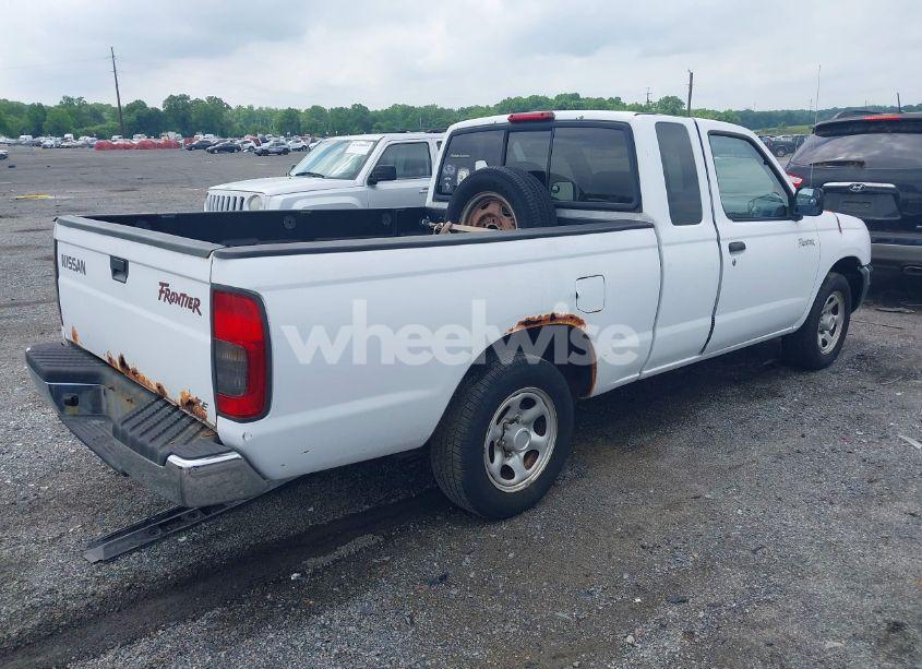 Photo 4 of 2000 Nissan Frontier XE (VIN 1N6DD26S1YC353901)