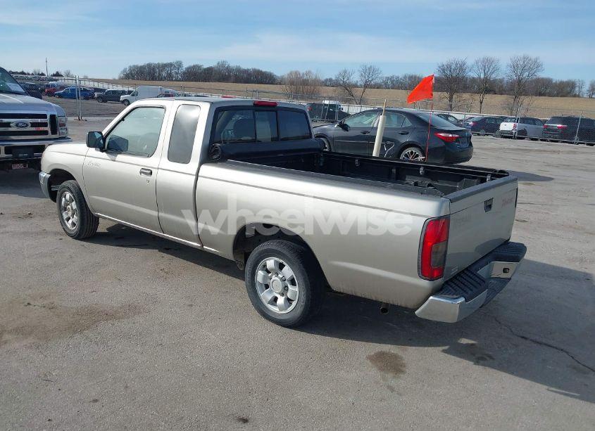 Photo 3 of 2000 Nissan Frontier XE (VIN 1N6DD26S1YC423848)