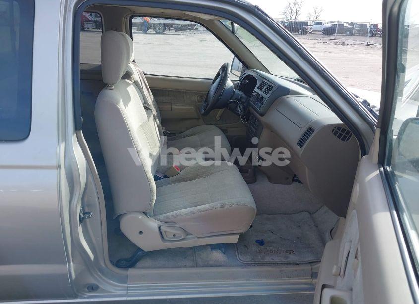 Photo 5 of 2000 Nissan Frontier XE (VIN 1N6DD26S1YC423848)