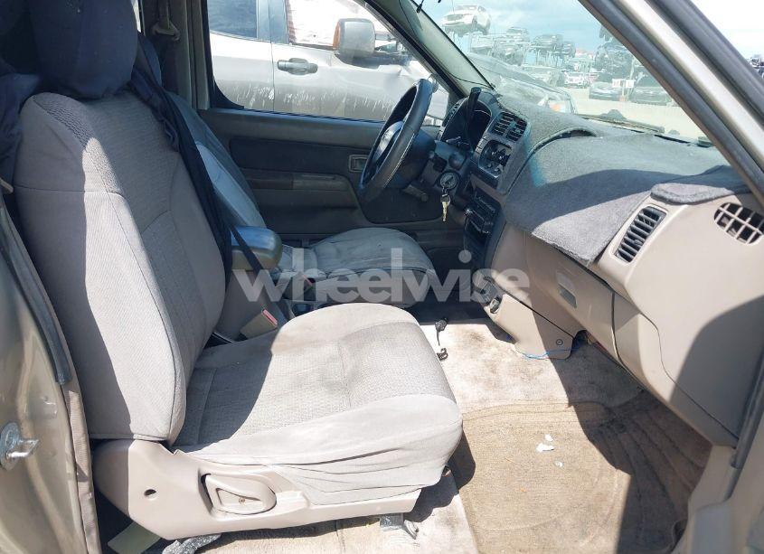 Photo 5 of 2001 Nissan Frontier XE (VIN 1N6DD26S21C338006)