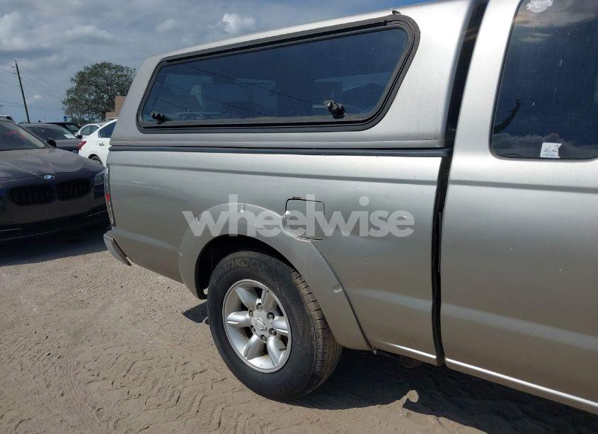 Photo 6 of 2001 Nissan Frontier XE (VIN 1N6DD26S21C338006)