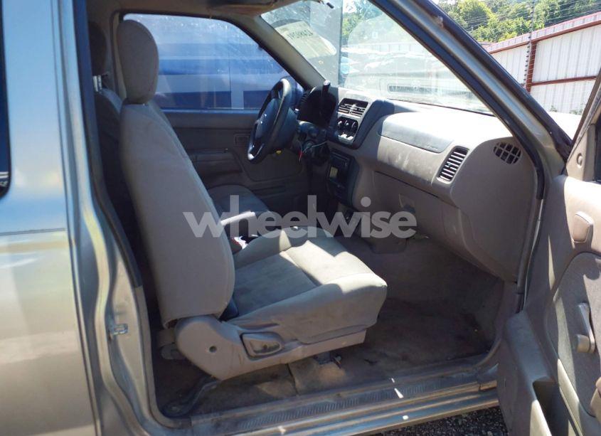 Photo 5 of 2001 Nissan Frontier XE (VIN 1N6DD26S21C343609)