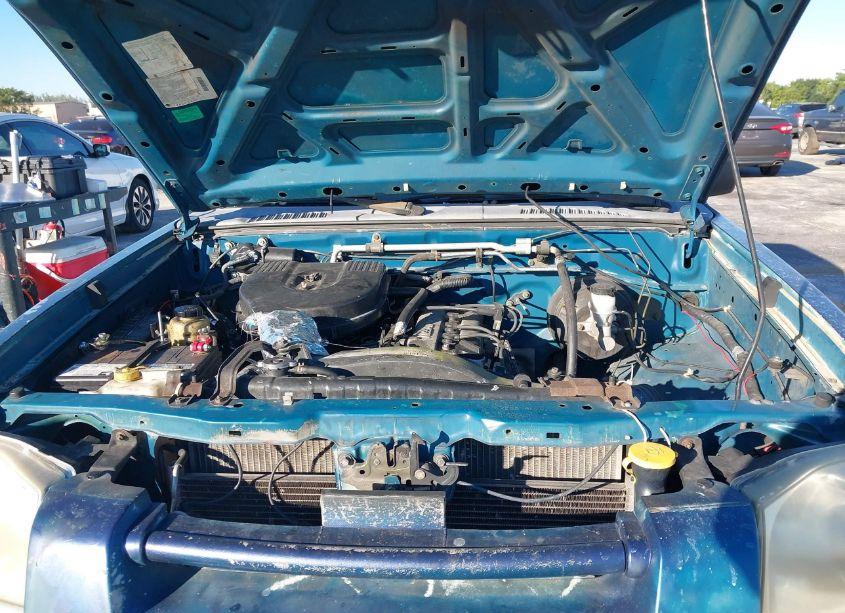 Photo 10 of 2002 Nissan Frontier XE (VIN 1N6DD26S22C316010)