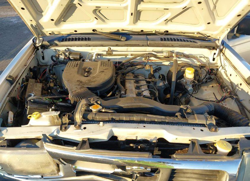 Photo 10 of 1998 Nissan Frontier SE/XE (VIN 1N6DD26S2WC367349)