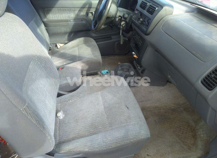 Photo 5 of 1999 Nissan Frontier 2WD SE/XE (VIN 1N6DD26S2XC335115)