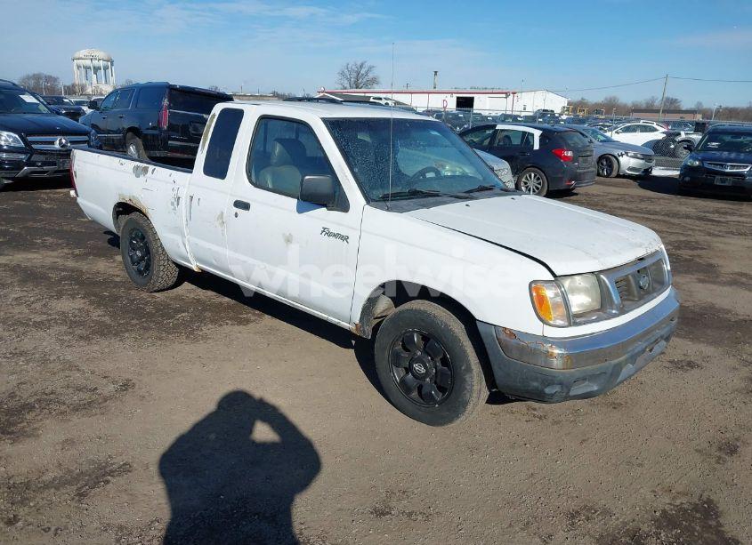2000 Nissan Frontier XE (VIN 1N6DD26S2YC413930) main photo