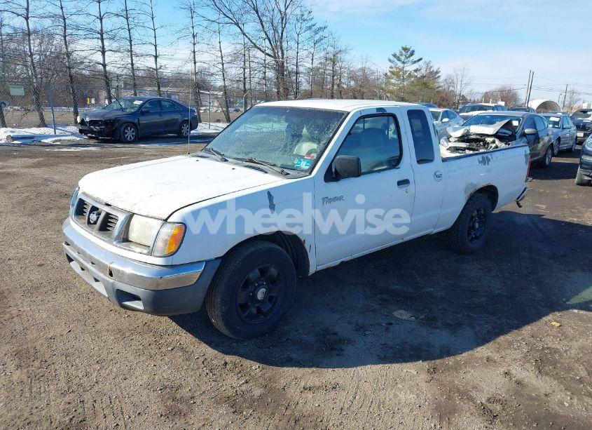 Photo 2 of 2000 Nissan Frontier XE (VIN 1N6DD26S2YC413930)