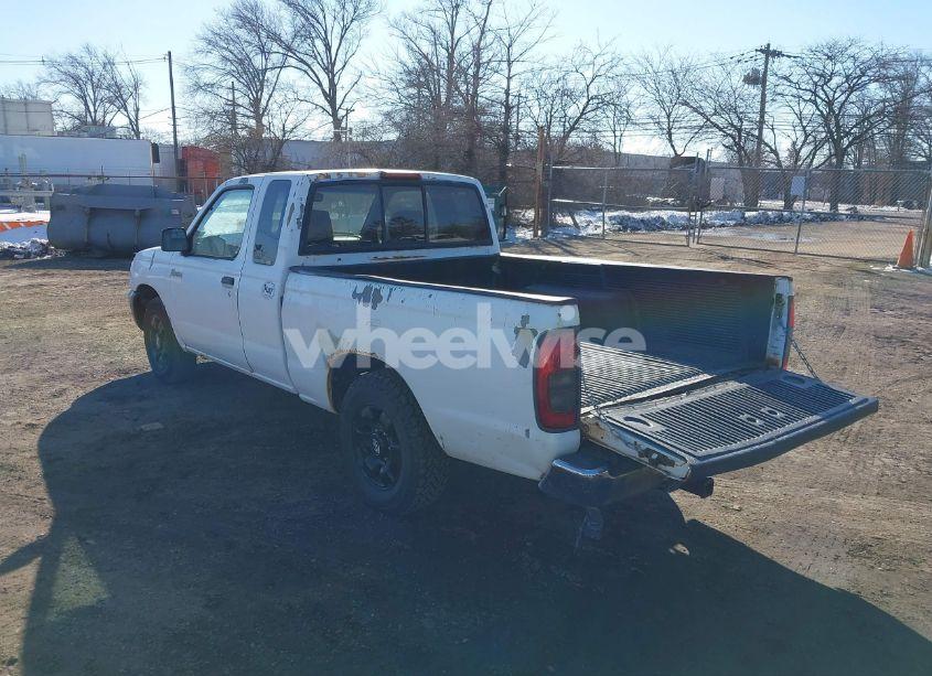 Photo 3 of 2000 Nissan Frontier XE (VIN 1N6DD26S2YC413930)