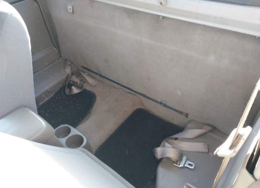 Photo 8 of 2001 Nissan Frontier XE (VIN 1N6DD26S31C380636)