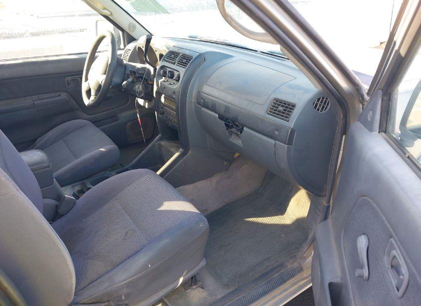 Photo 5 of 2002 Nissan Frontier XE (VIN 1N6DD26S32C330367)