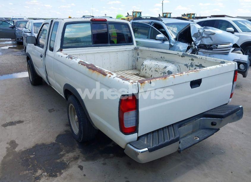 Photo 3 of 1998 Nissan Frontier SE/XE (VIN 1N6DD26S3WC374939)