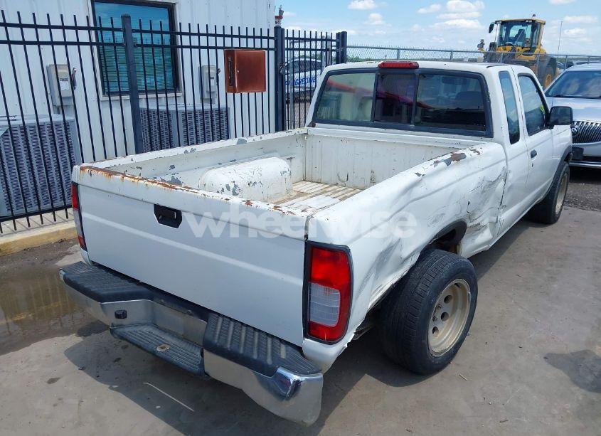 Photo 4 of 1998 Nissan Frontier SE/XE (VIN 1N6DD26S3WC374939)