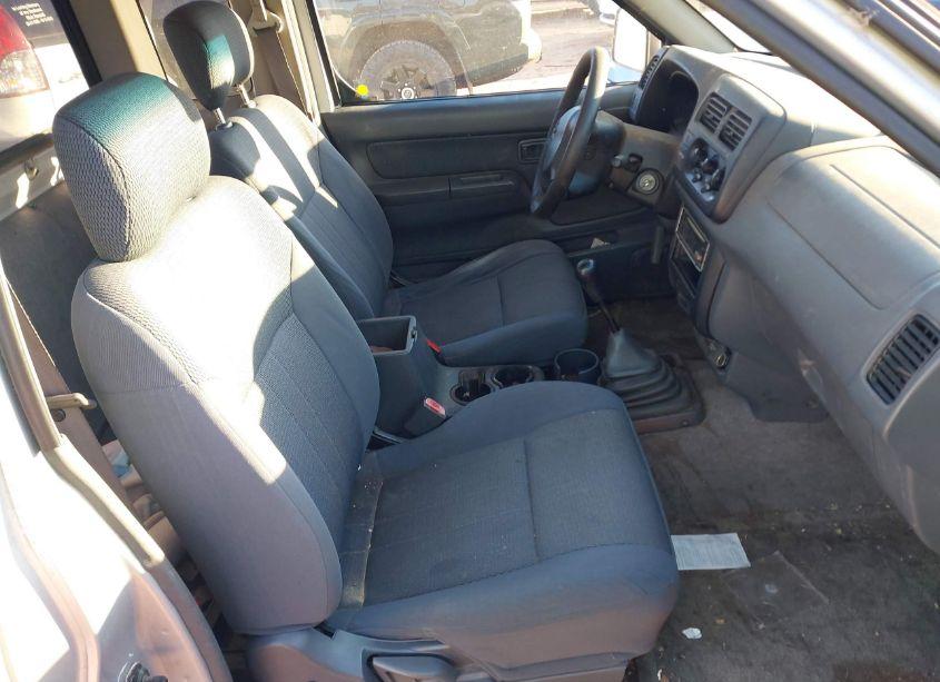 Photo 5 of 2001 Nissan Frontier XE (VIN 1N6DD26S41C327461)