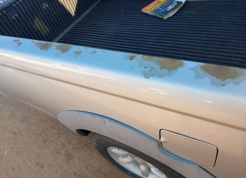 Photo 6 of 2001 Nissan Frontier XE (VIN 1N6DD26S41C327461)