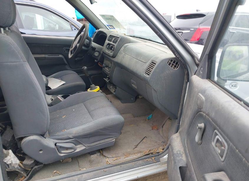 Photo 5 of 2001 Nissan Frontier XE (VIN 1N6DD26S41C353154)