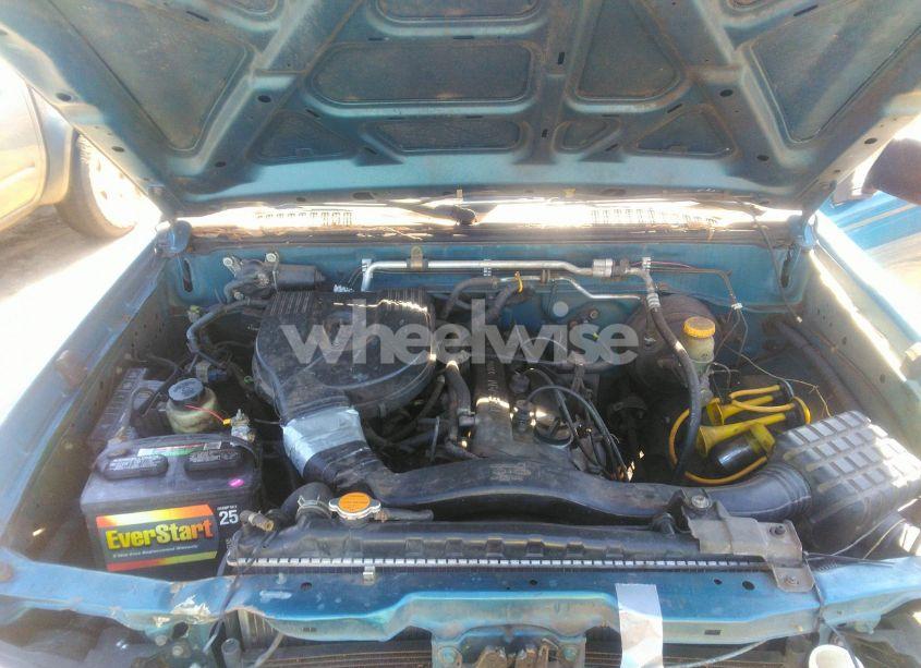 Photo 10 of 2001 Nissan Frontier XE (VIN 1N6DD26S41C399051)