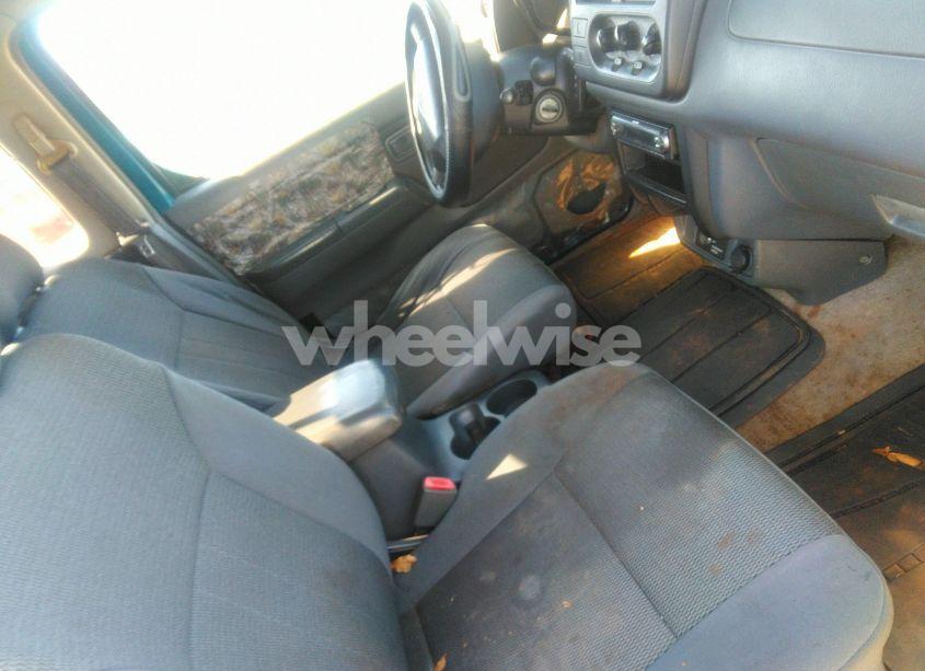 Photo 5 of 2001 Nissan Frontier XE (VIN 1N6DD26S41C399051)