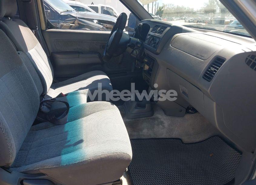 Photo 5 of 1999 Nissan Frontier 2WD SE/XE (VIN 1N6DD26S4XC337030)