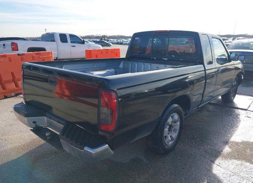 Photo 4 of 2000 Nissan Frontier XE (VIN 1N6DD26S4YC394099)