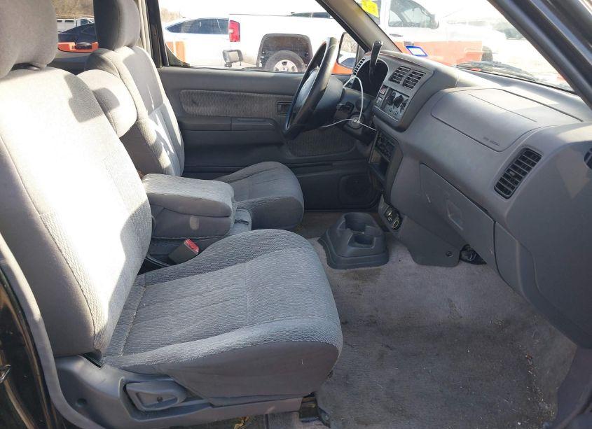 Photo 5 of 2000 Nissan Frontier XE (VIN 1N6DD26S4YC394099)