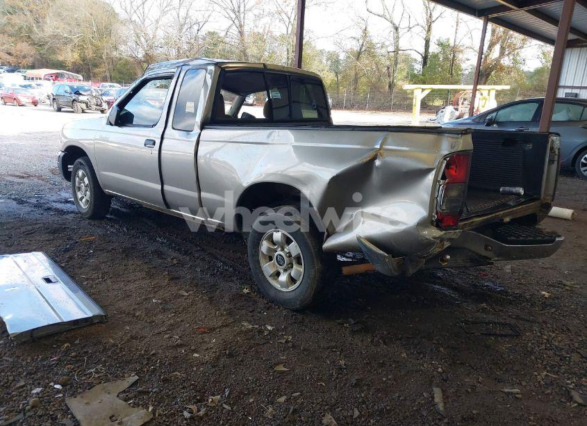 Photo 3 of 2000 Nissan Frontier XE (VIN 1N6DD26S4YC418529)