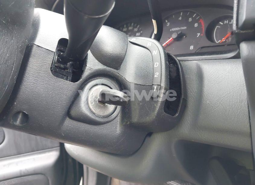 Photo 11 of 2001 Nissan Frontier XE (VIN 1N6DD26S51C303802)