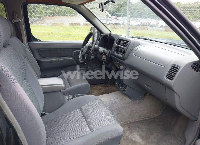 Photo 5 of 2001 Nissan Frontier XE (VIN 1N6DD26S51C303802)