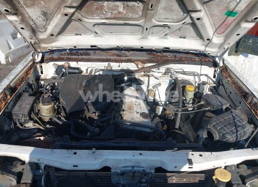 Photo 10 of 2001 Nissan Frontier XE (VIN 1N6DD26S51C365054)